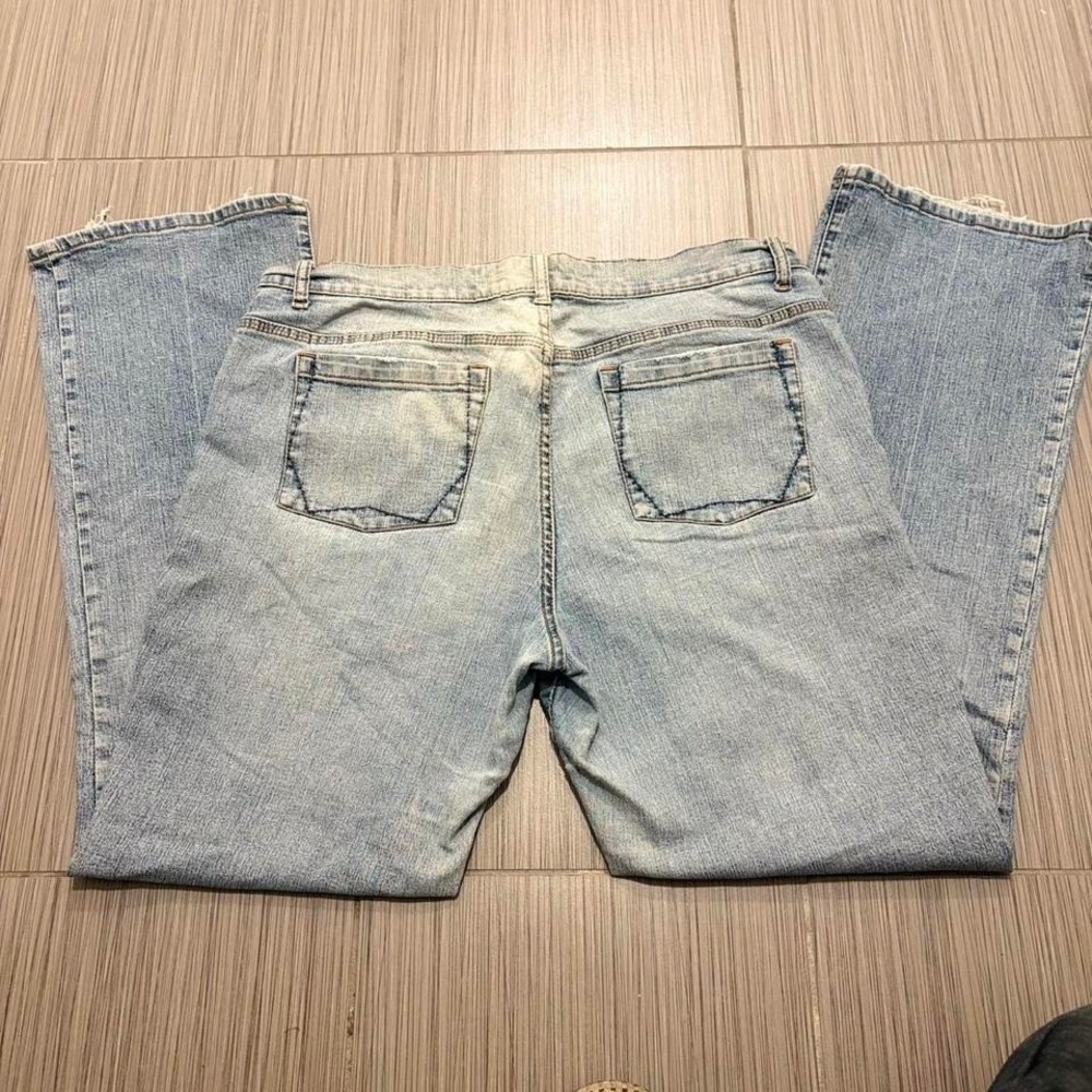 Covington Flared Light‎ Wash Denim